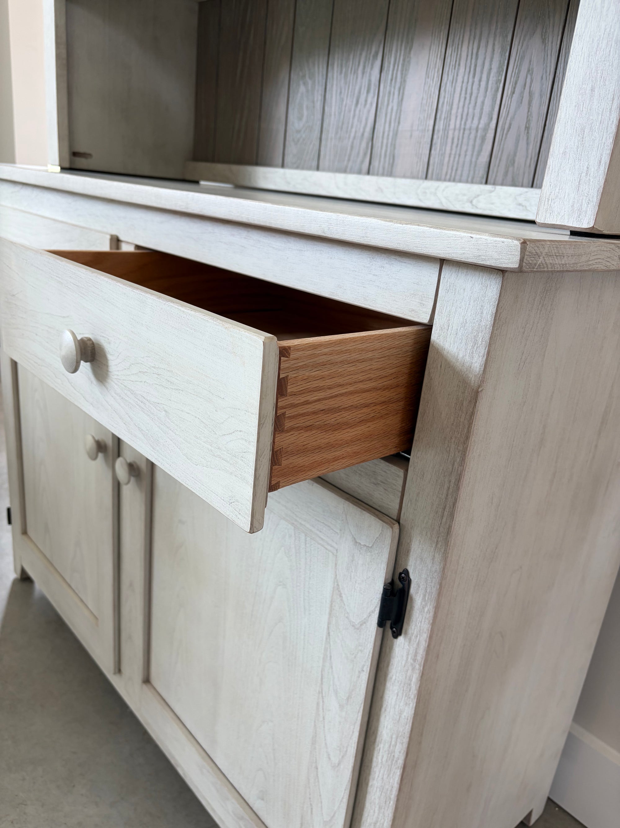 Shaker Short Door Hutch &amp; Buffet