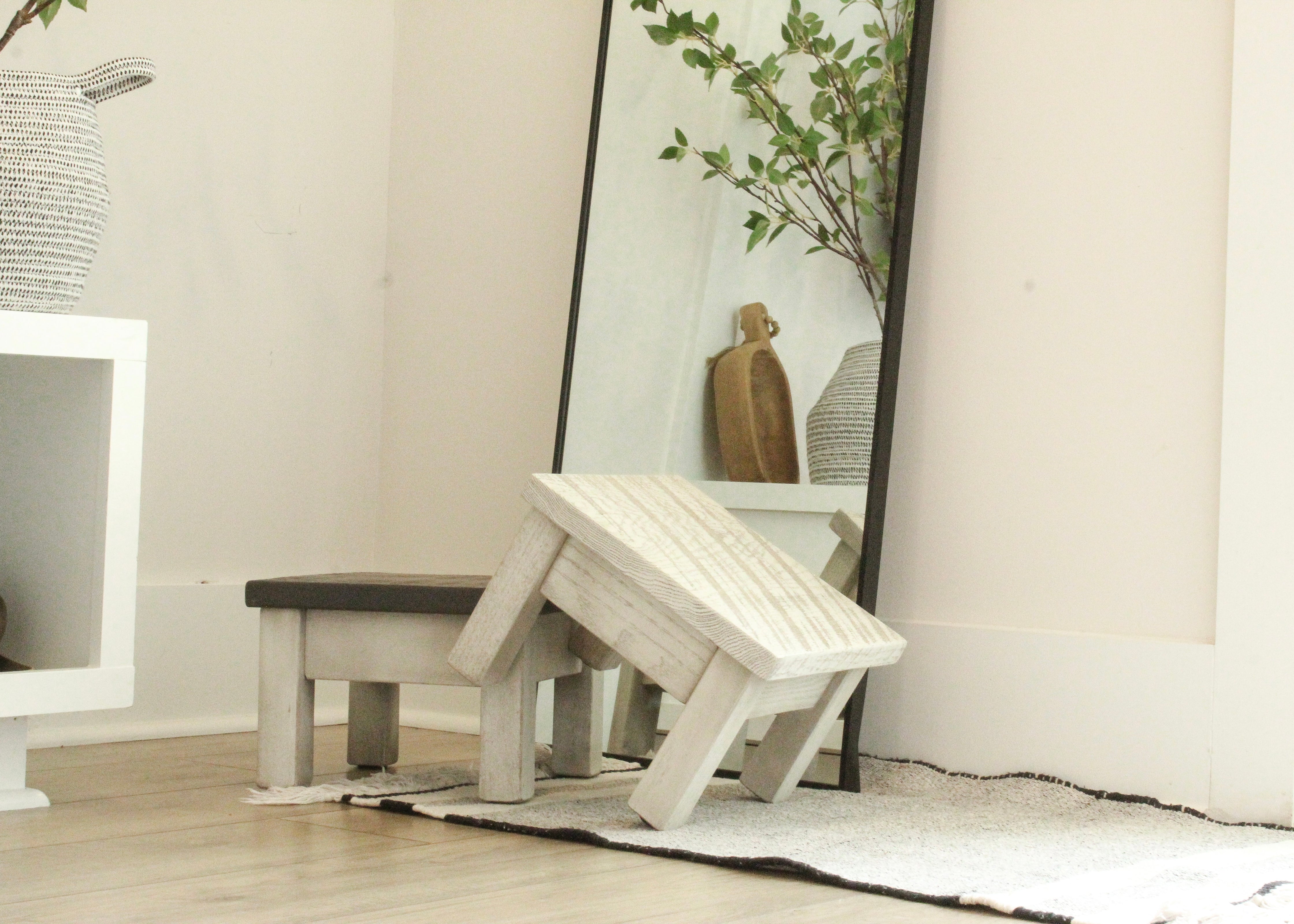 Mission Stool – North Crate